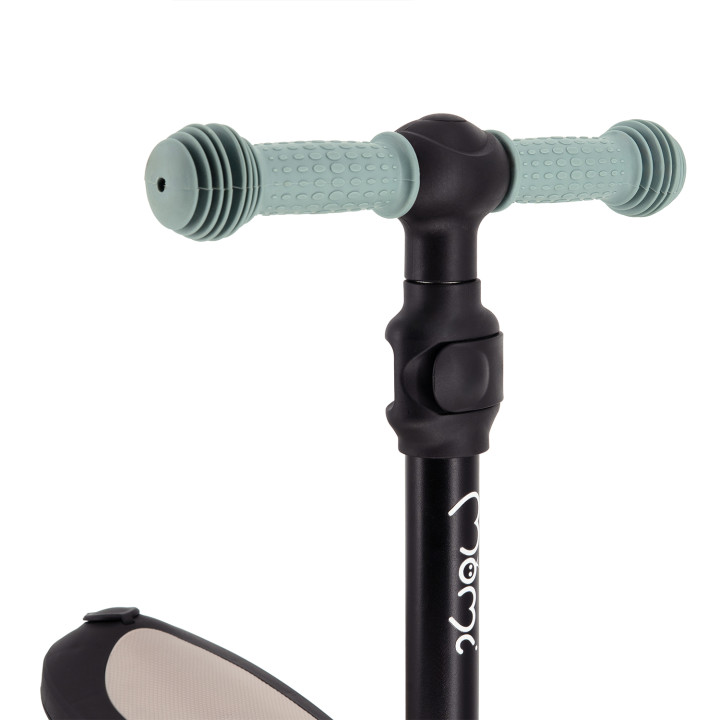 MoMi DEBE 2in1 ride-on and scooter BLACK