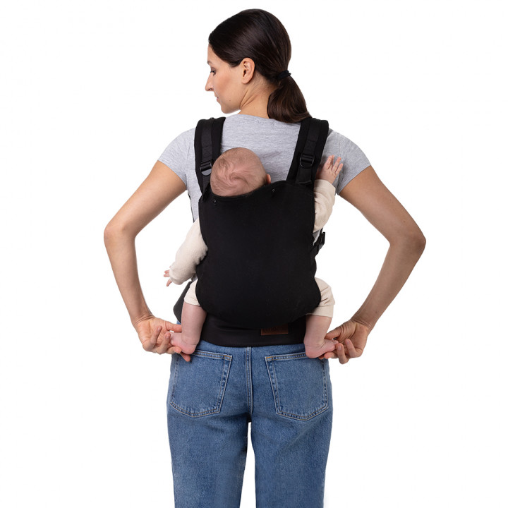 MoMi COLLETE LOVE ergonomic baby carrier