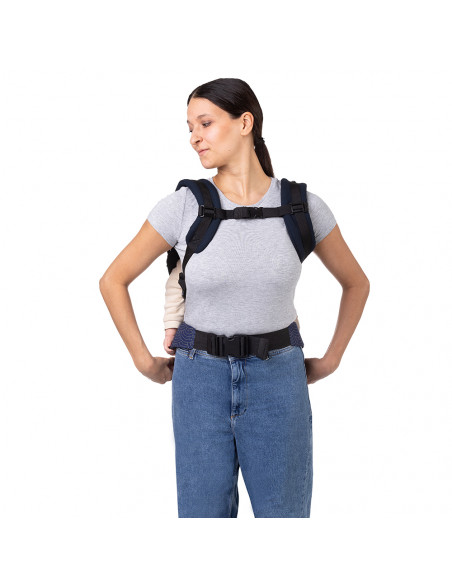 MoMi COLLETE FLOW ergonomic baby carrier