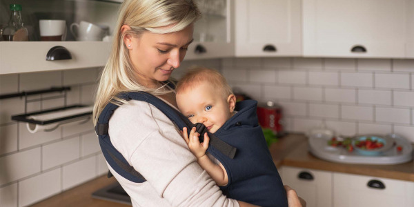 Welche Babytrage für ein Neugeborenes und welche für ein Säugling?