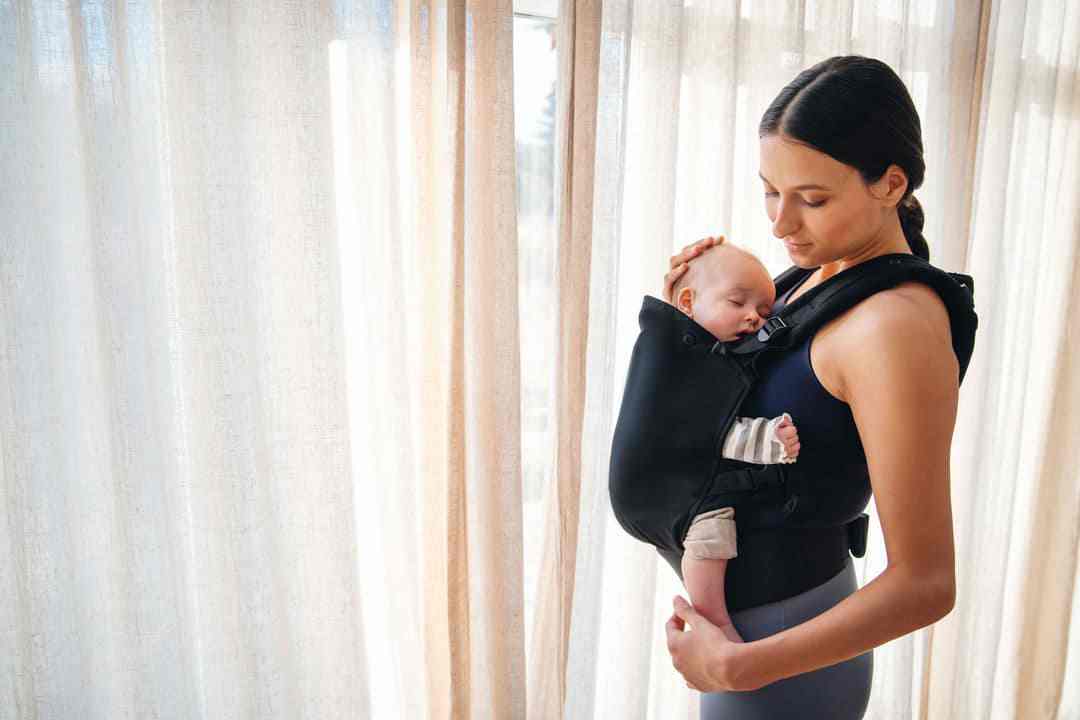 Baby Carriers for Comfortable and Safe Summer Walks